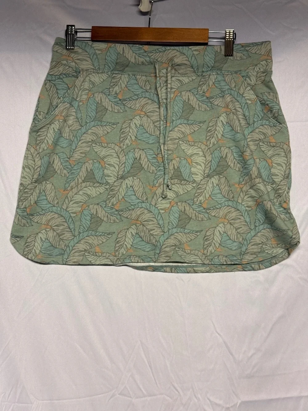 Nine West green skirt L